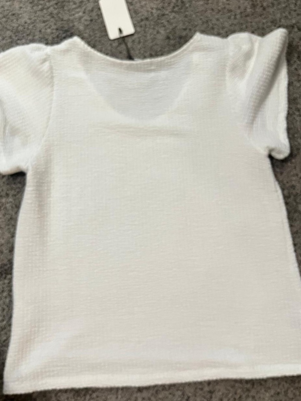 NWT | Green Envelope Los Angeles V-Neck Puff Sleeved Blouse | Size Medium - Picture 5 of 6